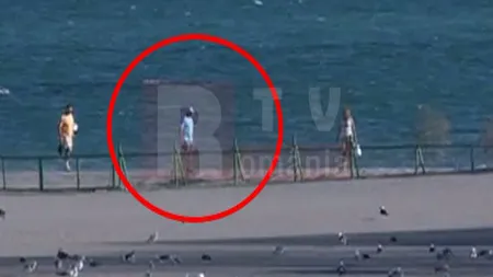 Băsescu, pe plajă la Neptun. Şeful statului s-a plimbat cu şalupa VIDEO