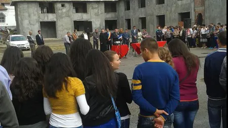 ŞTIREA TA: Festivitatea de deschiderea a noului an şcolar, la Călimăneşti