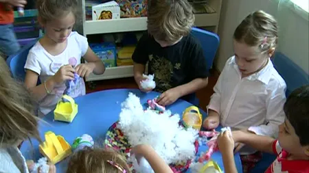 Klaus Iohannis a promulgat legea privind stimularea participării copiilor în învăţământul preşcolar