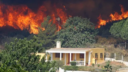 2.000 de persoane, evacuate în Valencia din cauza unui puternic incendiu VIDEO