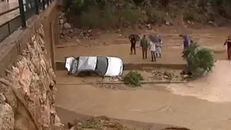 Cod roşu de inundaţii în sudul Spaniei: 5.000 de persoane, evacuate