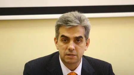 Nicolăescu: Amânarea desemnării premierului pentru sfârşitul anului, unica răzbunare a lui Băsescu