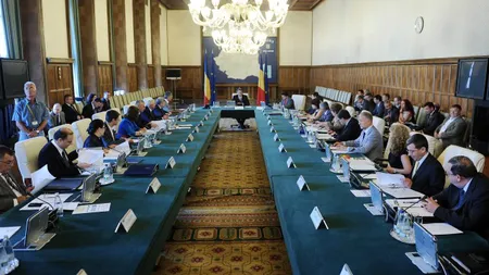 Miniştrii care au participat la şedinţa CSAT au venit la Guvern pentru discuţii cu premierul Ponta