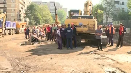 PROTEST LA METROU: Muncitorii care lucrează la linia din Drumul Taberei au oprit lucrul VIDEO