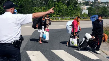 Peste 300 de romi, evacuaţi din taberele de la periferia Parisului