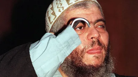 Clericul islamist Abu Hamza pledează nevinovat