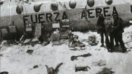 40 de ani de la accidentul aviatic din Anzi. 16 pasageri au supravieţuit mâncând cadavrele colegilor