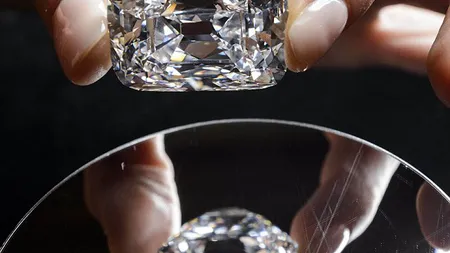 Un diamant uriaş, de 76 de carate, vechi de 400 de ani este scos la licitaţie, la Geneva VIDEO