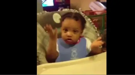 Cel mai nervos bebeluş VORBEŞTE ŞI GESTICULEZĂ trei minute, supărat pe tatăl lui VIDEO
