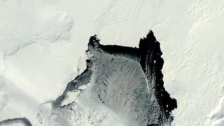 Un iceberg gigantic, pe cale să se desprindă din Antarctica VIDEO