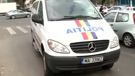 Accident cu duba trupelor de intervenţie rapidă a IGPR: Un pieton a fost rănit, în Capitală