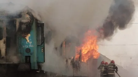 Un tren a luat foc la Iaşi. 150 de pasageri au fost evacuaţi