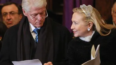 Bill Clinton o imploră pe soţia lui să fie lângă el: Nu mă părăsi înainte de moarte!