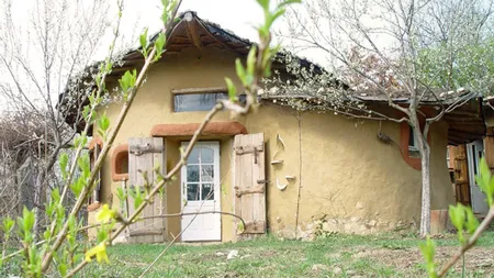 O casă de lut din România, desemnată una din cele mai frumoase din lume FOTO