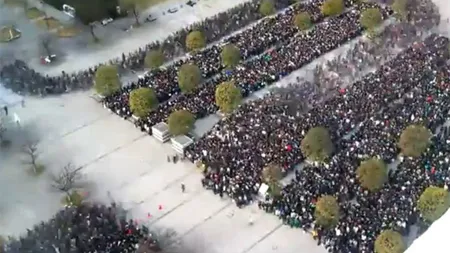 Cum arată o coadă de 500.000 de oameni în Japonia VIDEO