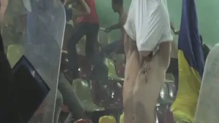 Fotbaliştii s-au dezbrăcat într-un videoclip împotriva violenţei VIDEO