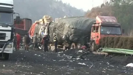 Un accident în lanţ pe o autostradă din China a făcut 8 morţi VIDEO