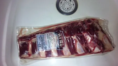 Ce a găsit o familie într-un pachet de carne congelată
