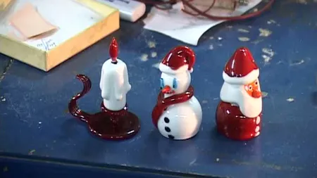 Globuleţe de Crăciun unicat, create la o fabrică din Arad VIDEO