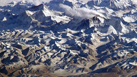 Fotografie NASA buclucaşă: Vezi cu ce au confundat vârful Everest  FOTO
