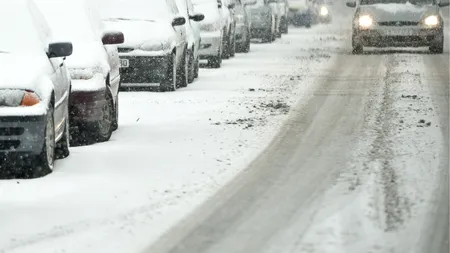 Iarna încurcă traficul. 21 drumuri, din 11 judeţe, sunt acoperite de zăpadă VIDEO