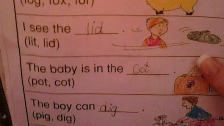 Un copil de 5 ani impresionează lumea. Ce a scris el în tema pentru acasă
