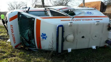 Tânărul care a furat o ambulanţă şi şi-a omorât prietenul în accident a primit 7 ani de închisoare