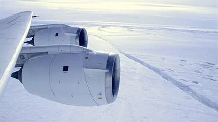 Un avion cu trei persoane la bord a dispărut în Antarctica