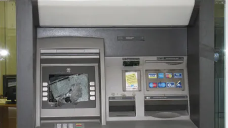 Un bancomat a fost spart în Timiş. Paguba se ridică la 100.000 de lei VIDEO
