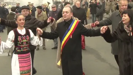 Emil Boc a făcut spectacol de Ziua Unirii. Vezi ce le-a transmis clujenilor VIDEO