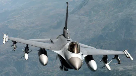 Un avion american F-16 a dispărut de pe radare în largul coastelor italiene ale Mării Adriatice