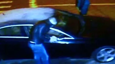 Cel mai ghinionist şofer: I-au furat oglinzile de la maşină de cinci ori în câteva luni VIDEO