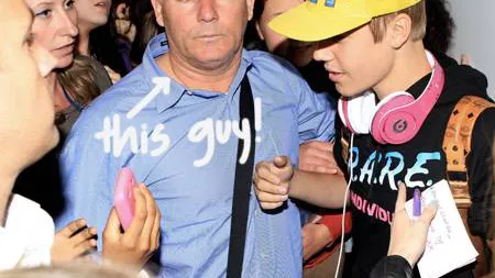 Justin Bieber, acuzat că şi-a bătut bodyguardul FOTO