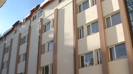 Eleva care ar fi căzut de la etajul unei vile din Buşteni a murit