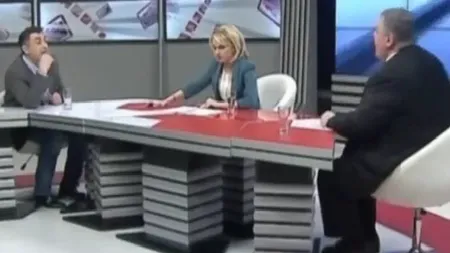 Discuţie cu scântei la TV: Doi politicieni s-au luat la bătaie în direct VIDEO