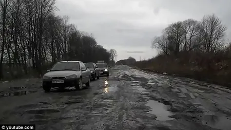 VIRAL PE NET: Cea mai proastă şosea din Europa (şi nu e în România, dar e aproape) VIDEO