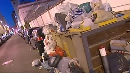 Oraşul Sevilia este sufocat de GUNOAIE, după ce gunoierii sunt în GREVĂ de zece zile