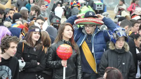 Tinerii din Constanţa au dansat pe Harlem Shake