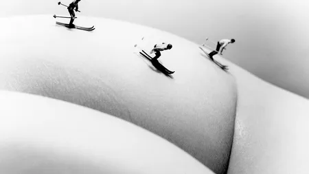 Peisaje de iarnă INEDITE: Funduri şi sâni pe post de... pârtii GALERIE FOTO