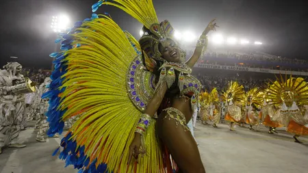 Braziliencele se DEZBRACĂ, din nou, pentru Carnavalul de la Rio GALERIE FOTO
