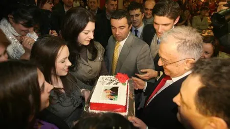 Ce face Ion Iliescu de ziua sa de naştere. Fostul şef al statului împlineşte 83 de ani