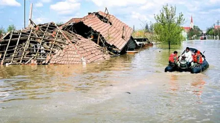 La 8 ani de la inundaţiile devastatoare, o treime din casele noi din Foeni nu pot fi date oamenilor