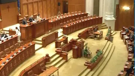 Senatorii PPDD au locuri noi, în spatele sălii