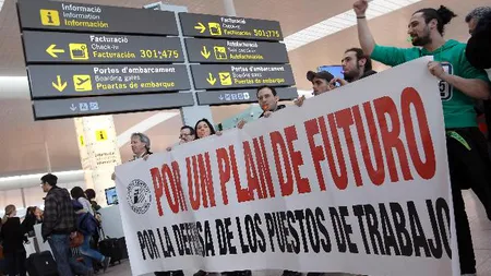 Confruntări violente între grevişti ai companiei Iberia şi poliţie, pe aeroportul din Madrid