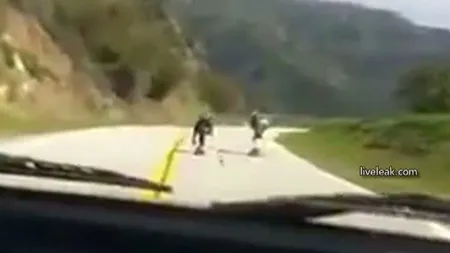 A scăpat ca prin urechile acului de un accident fatal VIDEO