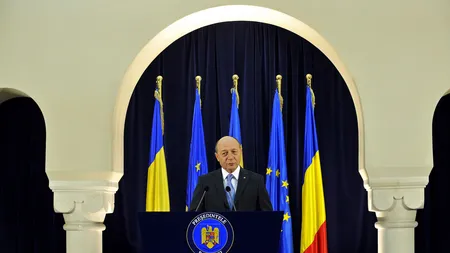 Băsescu: Modificarea Statutului militarilor reflectă ori trădare, ori prostie