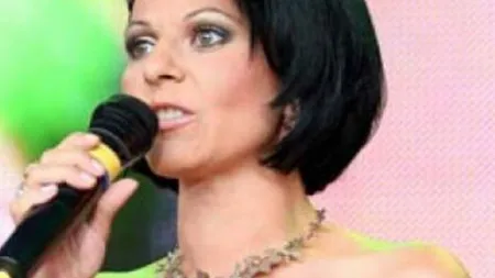 Elena Cârstea aproape s-a sufocat în direct. A făcut ALERGIE la buretele de pe MICROFON