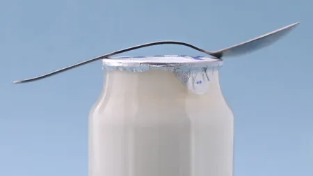 Produsele lactate livrate în şcolile din Capitală nu conţin aflatoxină peste norma legală