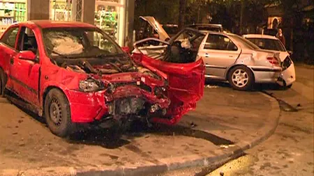 Accident în Capitală. O şoferiţă care consumase alcool a lovit două autoturisme