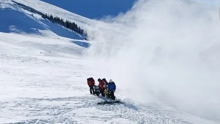 Toate traseele montane din Argeş sunt închise din cauza riscului mare de avalanşe